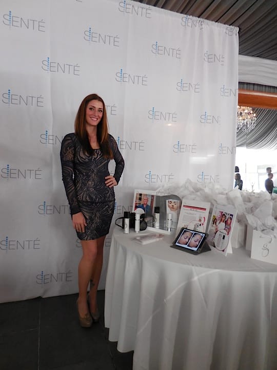 Model with Sente products